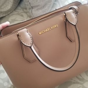 Medium size handbag